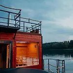 Aquachill Houseboat & Wellness Botel Liptovsky Trnovec