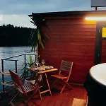 Aquachill Houseboat & Wellness Botel *
