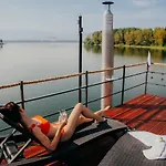 Aquachill Houseboat & Wellness * Liptovsky Trnovec