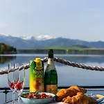 Aquachill Houseboat & Wellness Botel