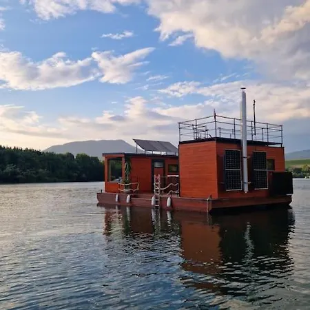 Ботель Aquachill Houseboat & Wellness Липтовски-Трновец