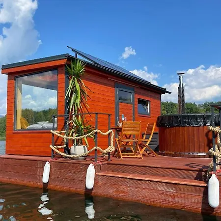 Aquachill Houseboat & Wellness Liptovsky Trnovec