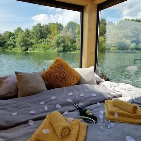 Aquachill Houseboat & Wellness * Liptovsky Trnovec