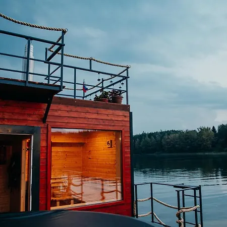 Aquachill Houseboat & Wellness Ботель Липтовски-Трновец