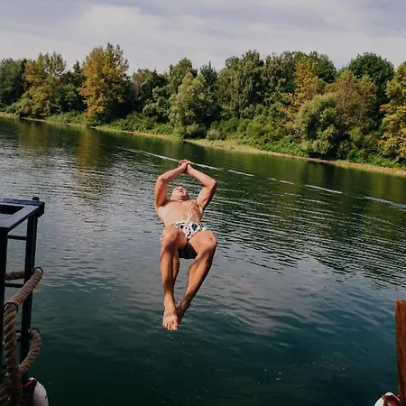 Aquachill Houseboat & Wellness * Liptovsky Trnovec