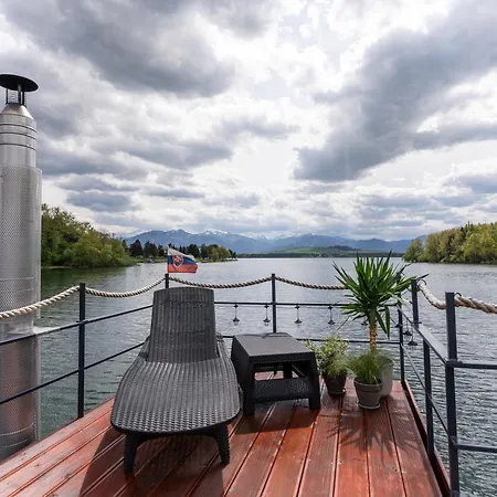 Aquachill Houseboat & Wellness