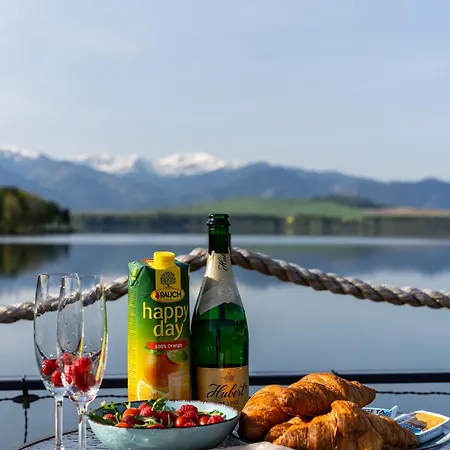 Aquachill Houseboat & Wellness Ботель